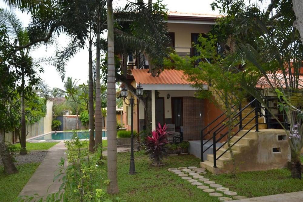 Morning Star Resorts Negombo Exterior foto